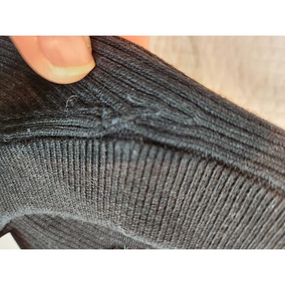 Intermix Black Ribbed Knit Crop Top S‎ – Stretchy, Repaired Flaw - Picture 6 of 7